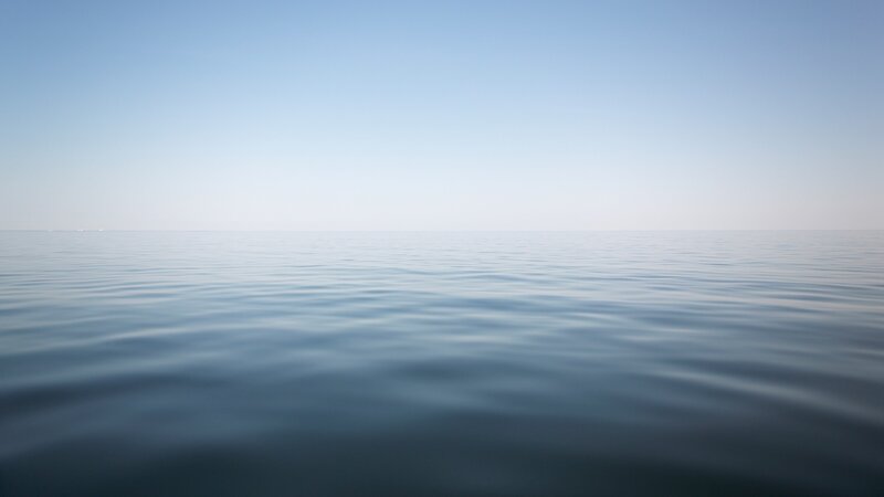 calm ocean horizon