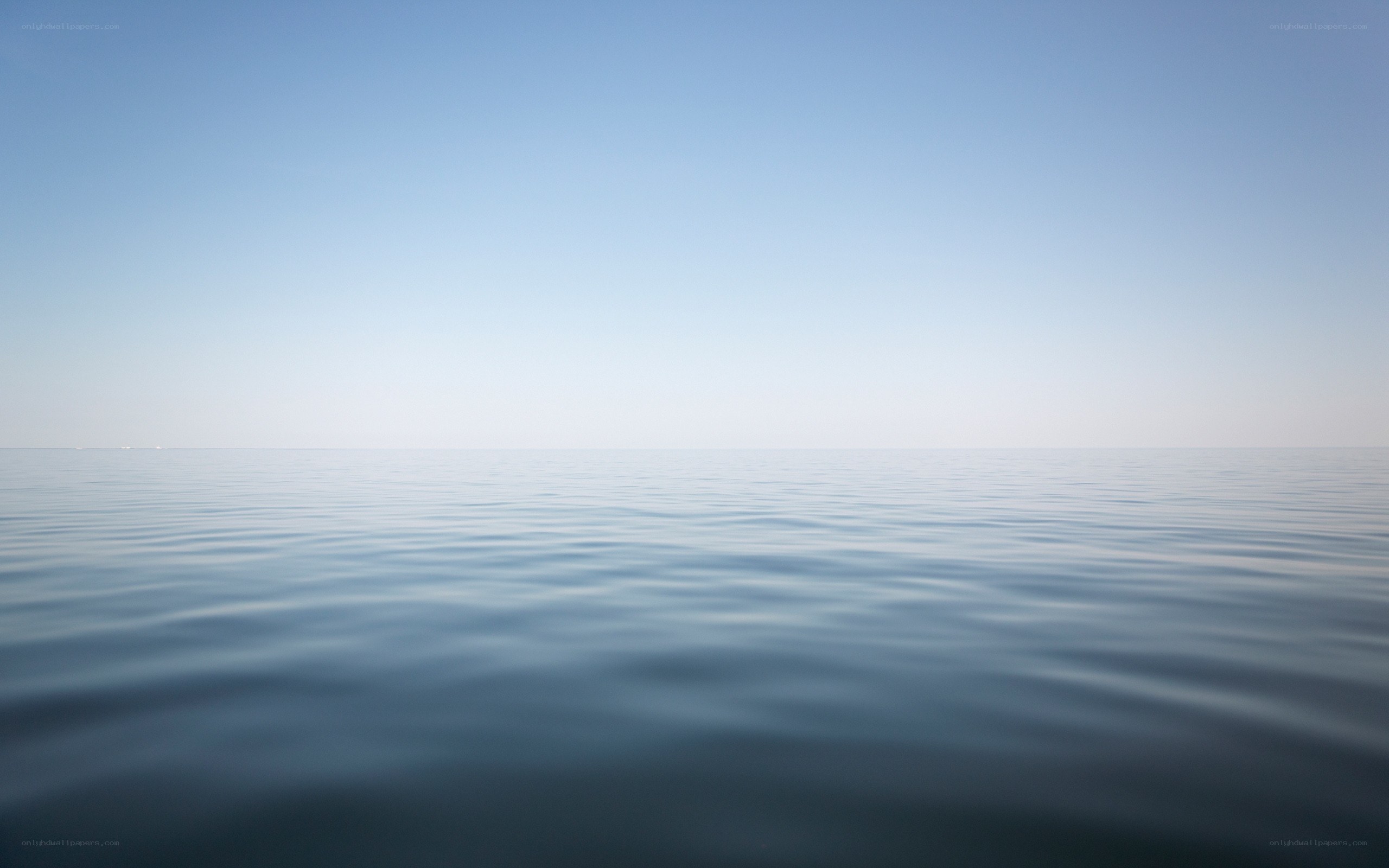 calm ocean horizon