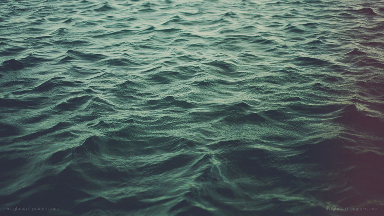 calm ocean waves