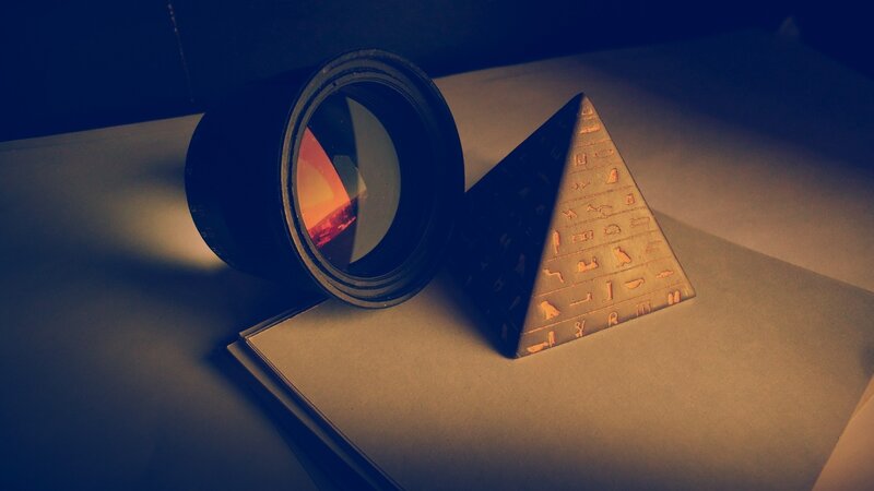 camera lens and pyramid model