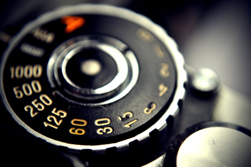 camera shutter speed dial
