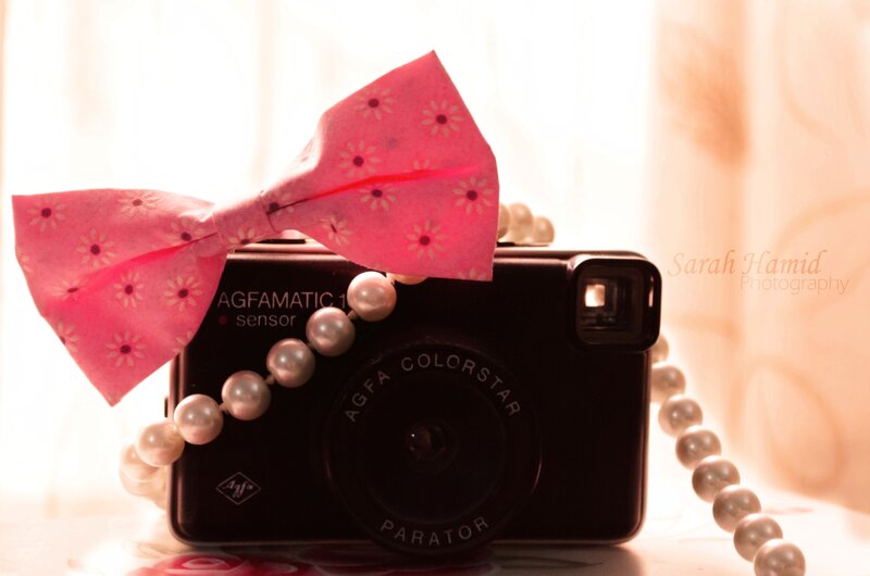 Camera with Bow and Pearls — Pink