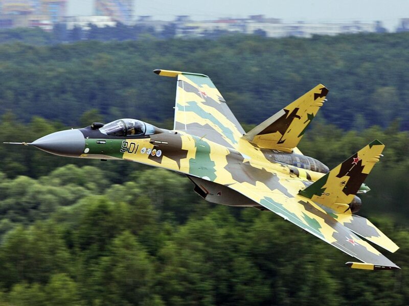 Camouflage Fighter Jet — Green, Dynamic, Afternoon