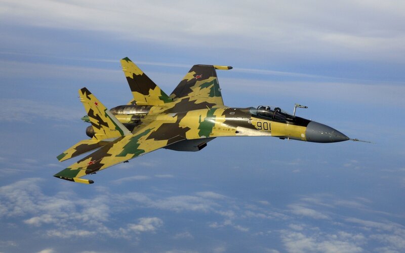 Camouflage Fighter Jet — Yellow, Dynamic