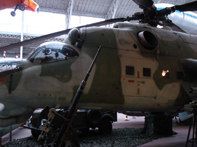 Camouflage Helicopter — Green, Neutral