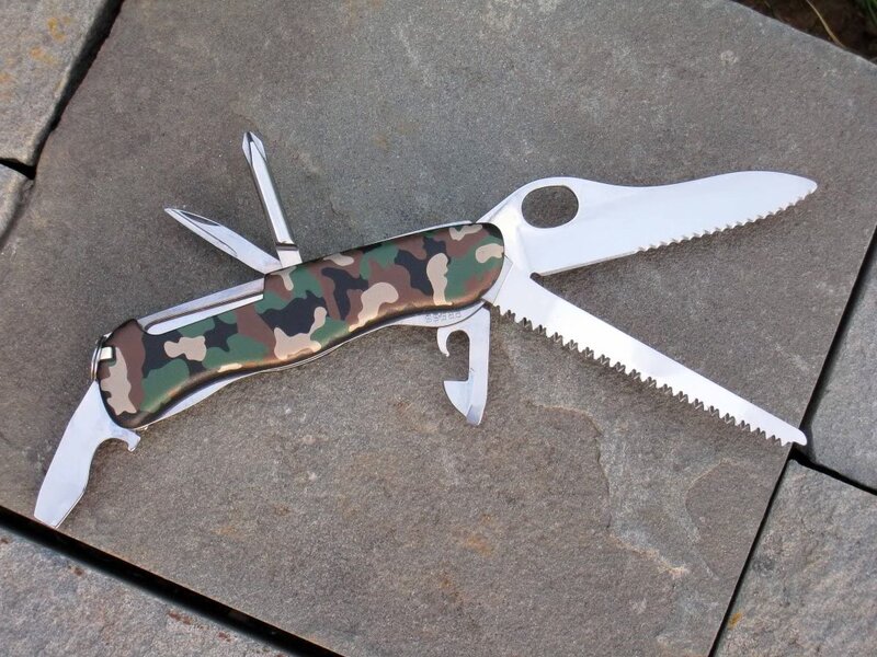 Camouflage Pocket Knife
