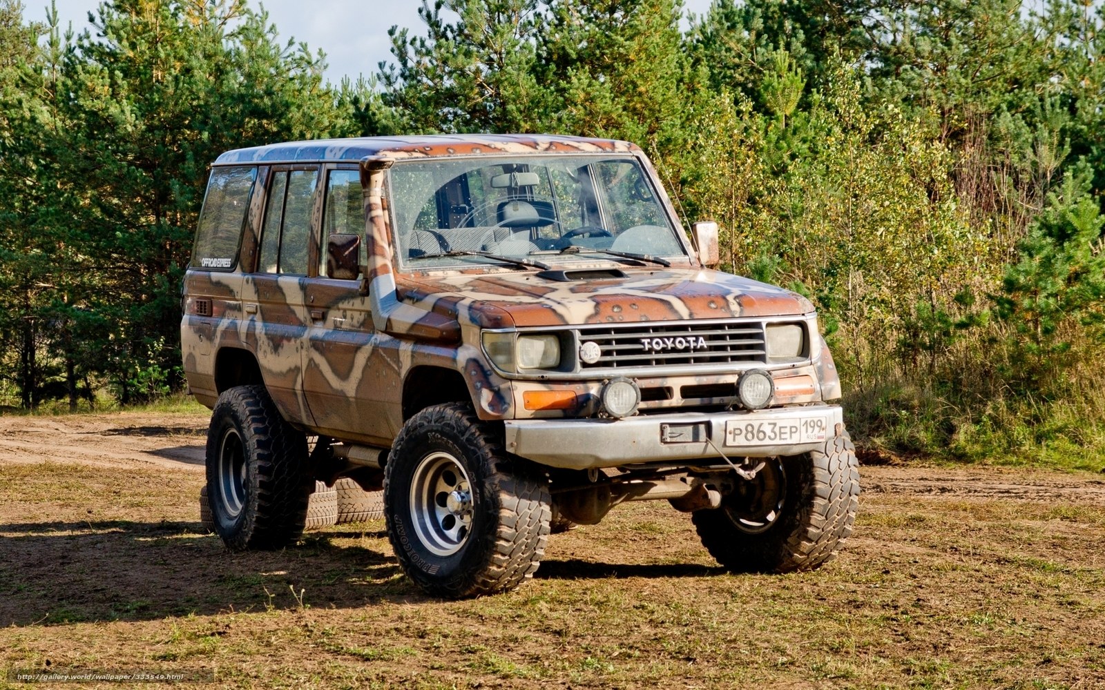camouflage Toyota Land Cruiser