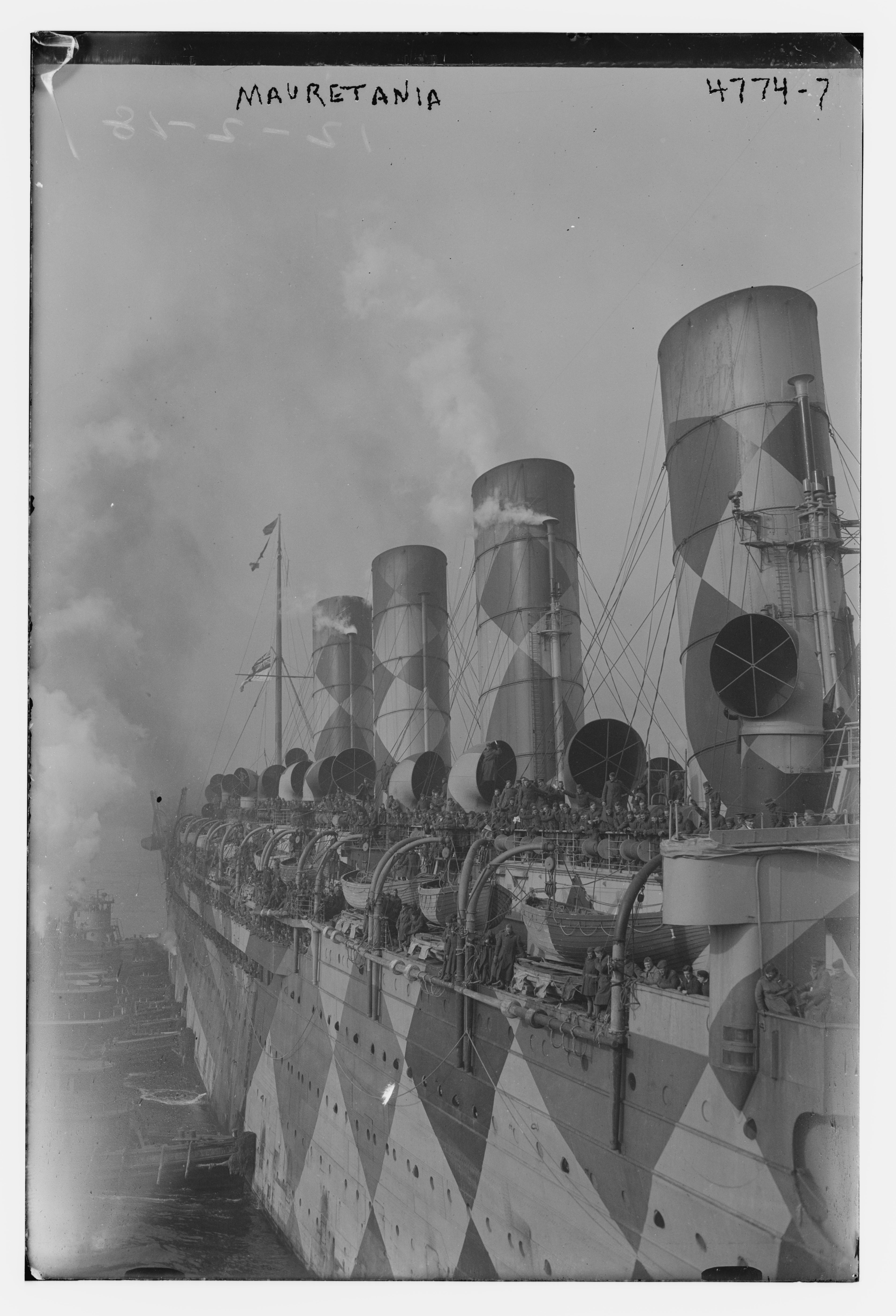 Camouflaged ship Mauretania