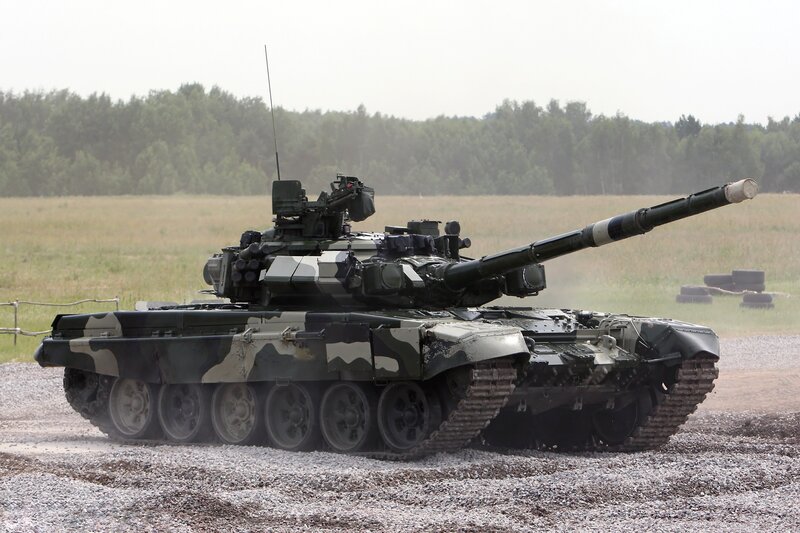 Camouflaged Tank — Green, Neutral, Afternoon, Photograph, Field