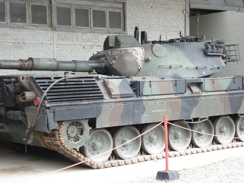 Camouflaged Tank — Green, Neutral