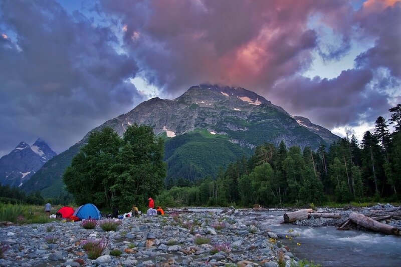 Campers in Mountain Valley
