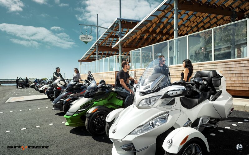 Can-Am Spyder riders at a coastal stop