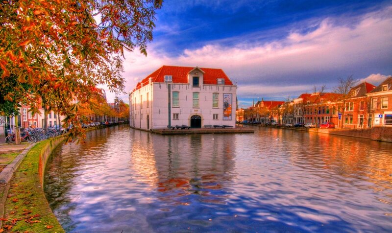 Canal House in Autumn — Blue
