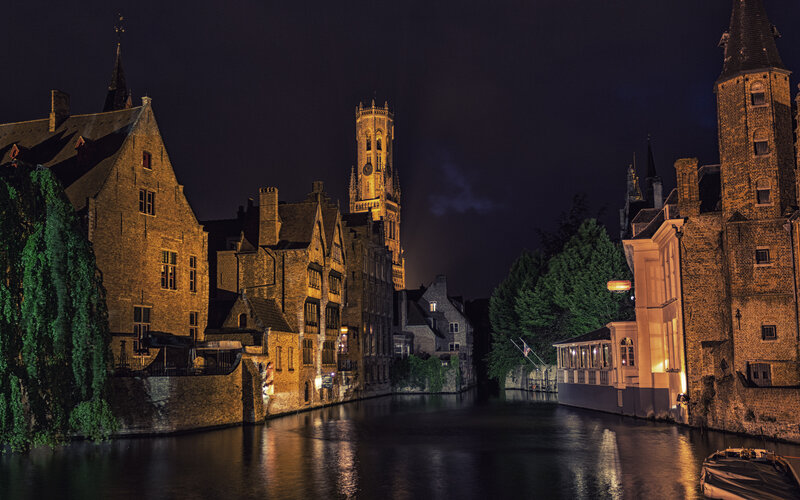Canal in Bruges at Night — Black