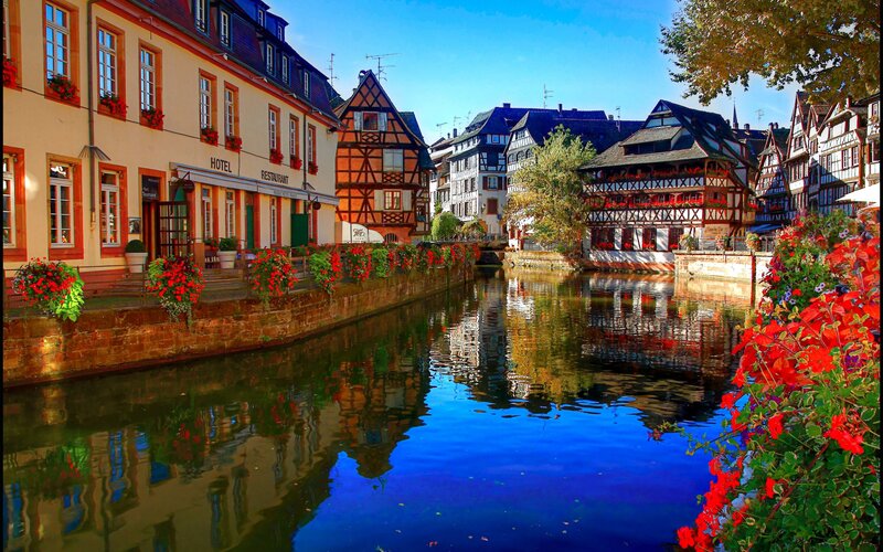 Canal in Old Town — Blue, Serene
