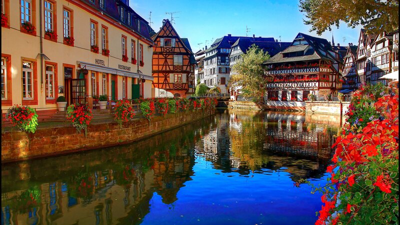 Canal in Old Town — Blue
