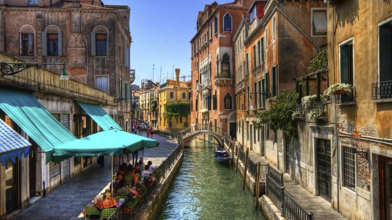 Canal in Venice — Green, Lively