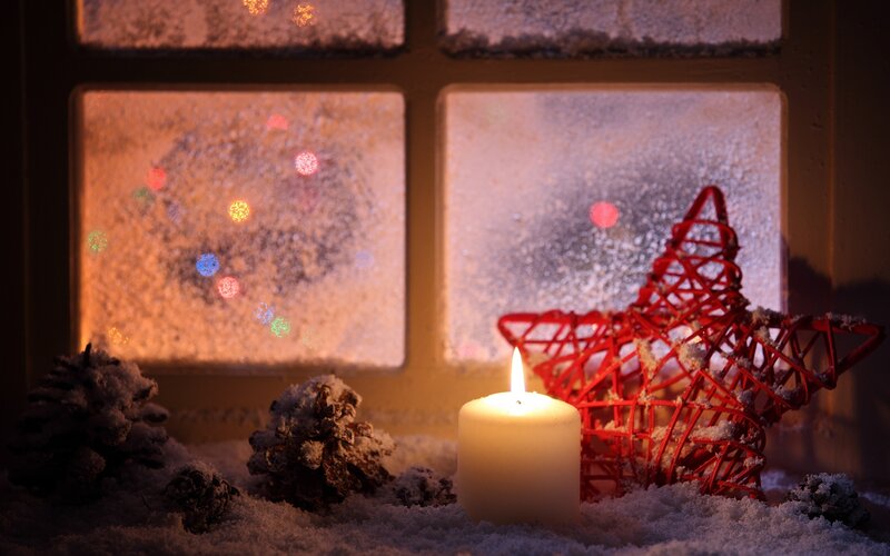 Candle and Star on Snow — White