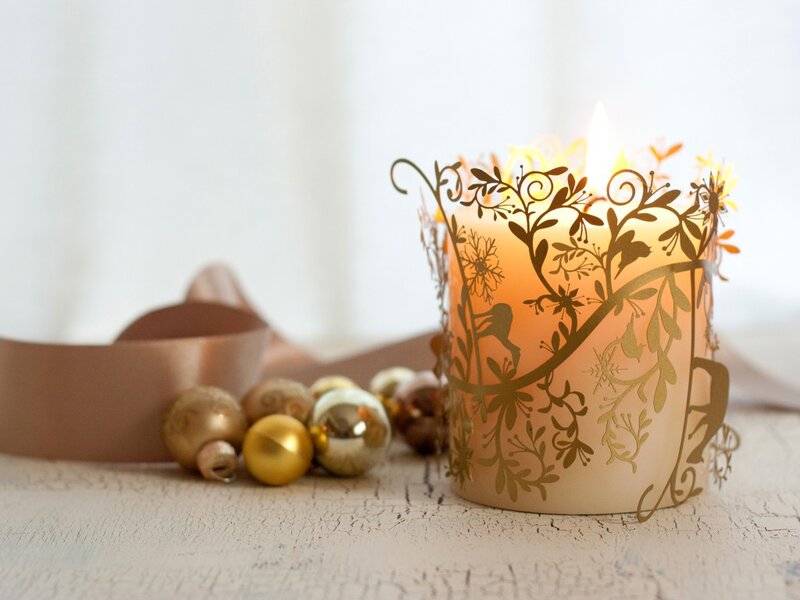 Candle in Decorative Holder — Gold, Calm