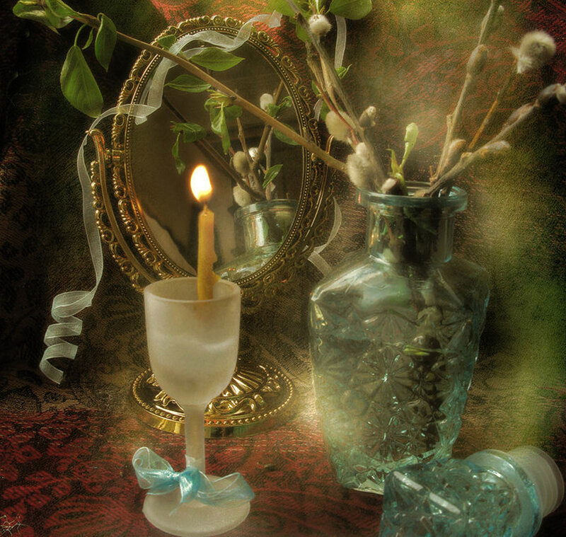 Candle in Glass Holder — Red, Dramatic, Spring