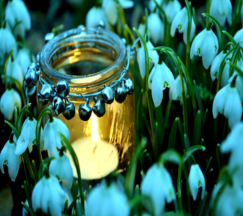 Candle in Jar with Flowers — White