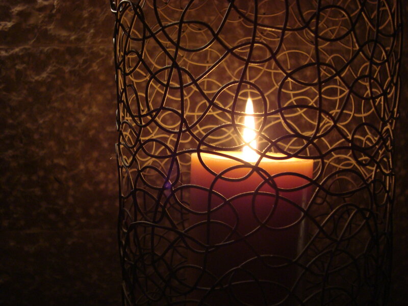 Candle in Wire Holder — Brown