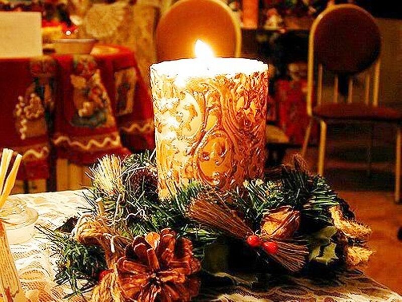 Candle in Wreath — Brown