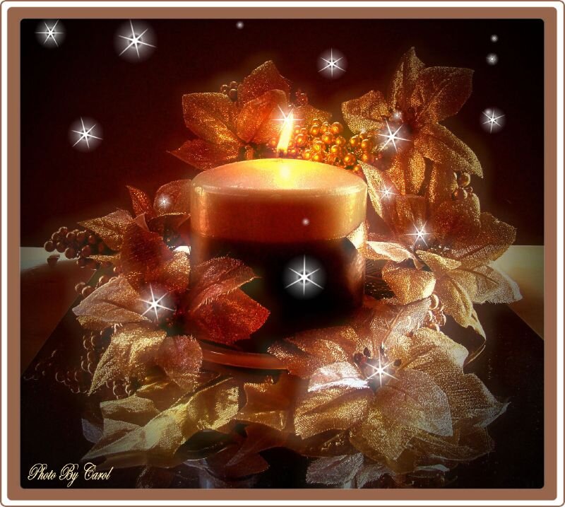 Candle with Floral Arrangement — Gold