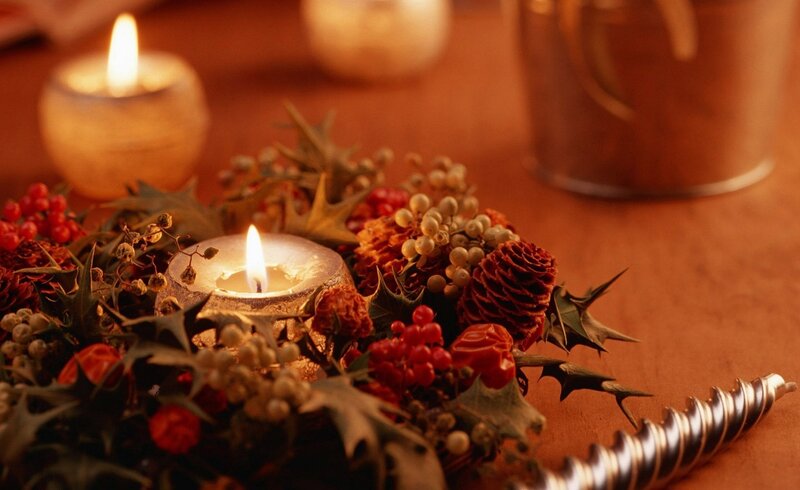 Candle with Holly and Berries — Brown