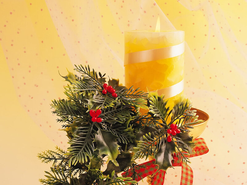 Candle with Holly and Berries — Yellow