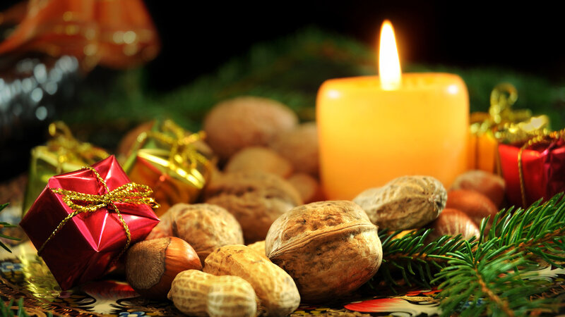 Candle with Nuts and Gifts — Yellow