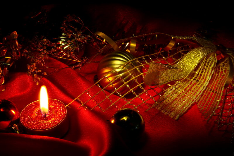 Candle with Ornaments — Red, Dramatic