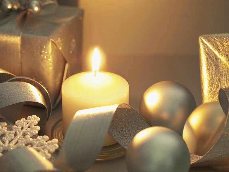 Candlelight holiday decor