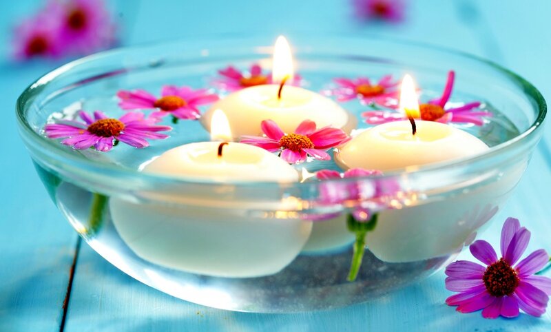 Candles and Flowers in Water — Blue
