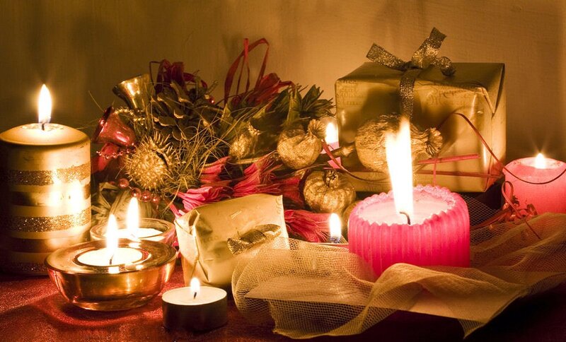 Candles and Gifts — Red