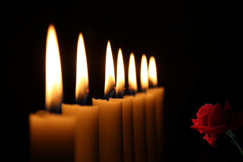 Candles and Rose — Black