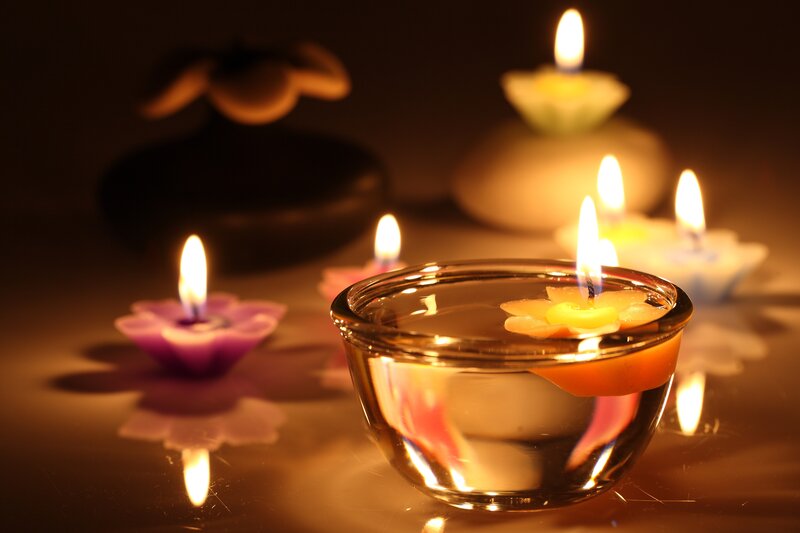 Candles in Glass Bowl — Yellow