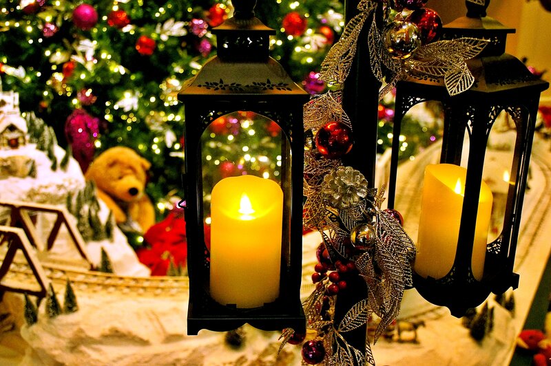 Candles in Lanterns — Yellow