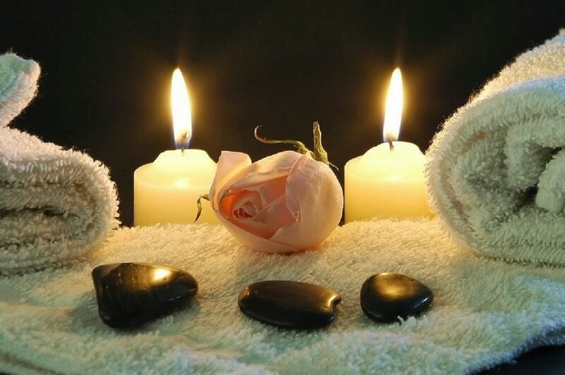 Candles with Rose and Stones — White