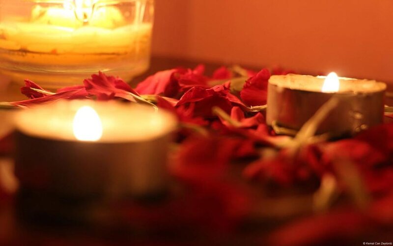 Candles with Rose Petals — Red, Warm