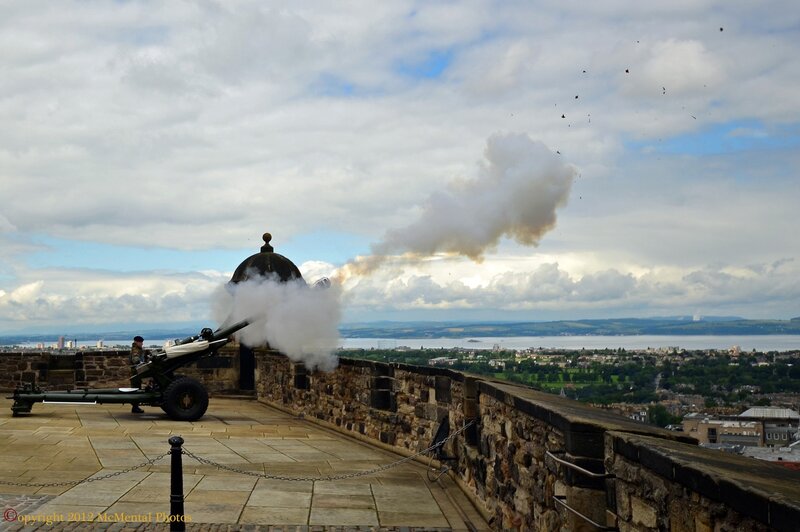 Cannon firing at Edinburgh Castle