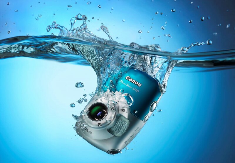 Canon camera underwater splash