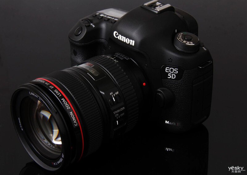 Canon EOS 5D Mark III Camera — Black