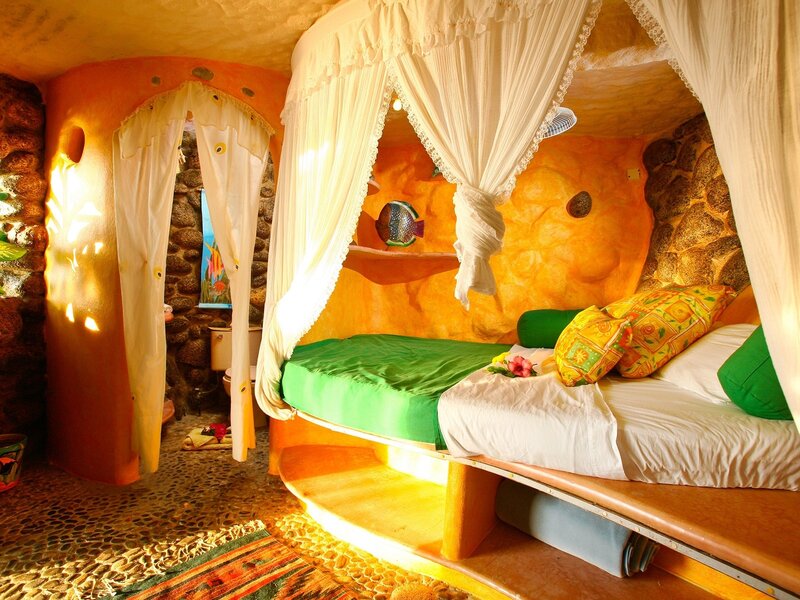Canopy Bed in Cave Room