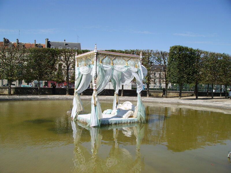 Canopy Bed in Pond