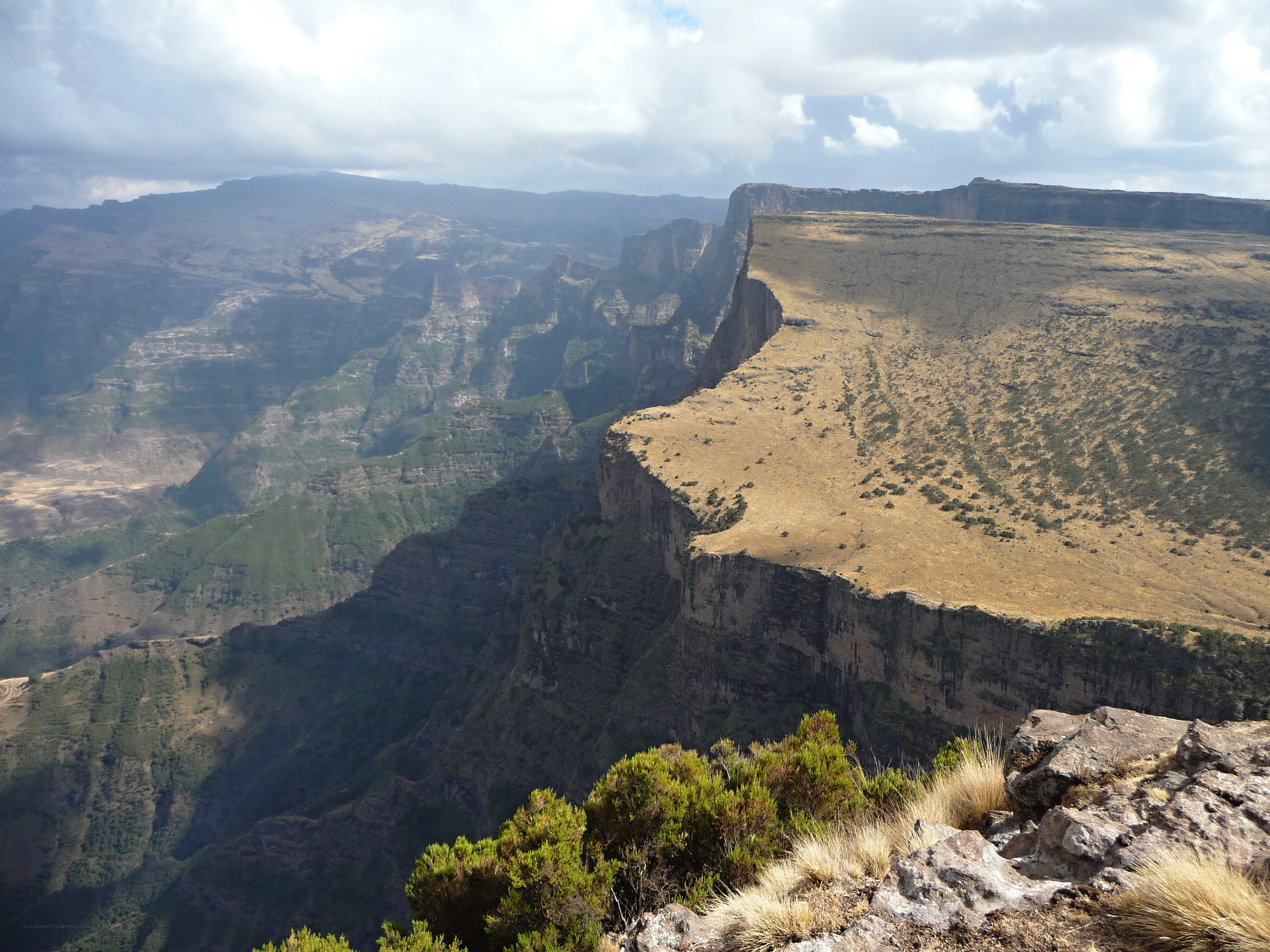 Canyon landscape with cliffs