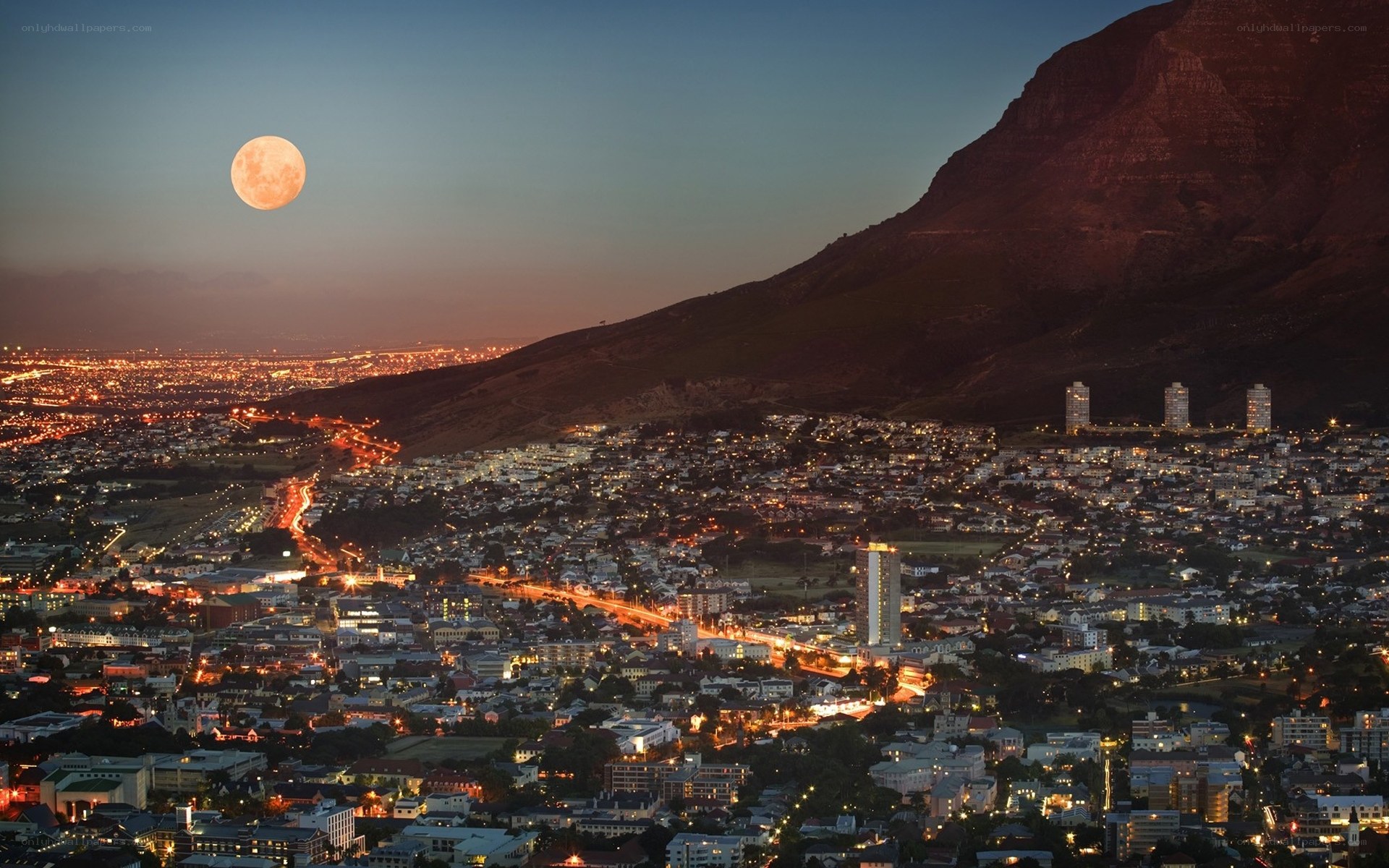 Cape Town at dusk with full moon