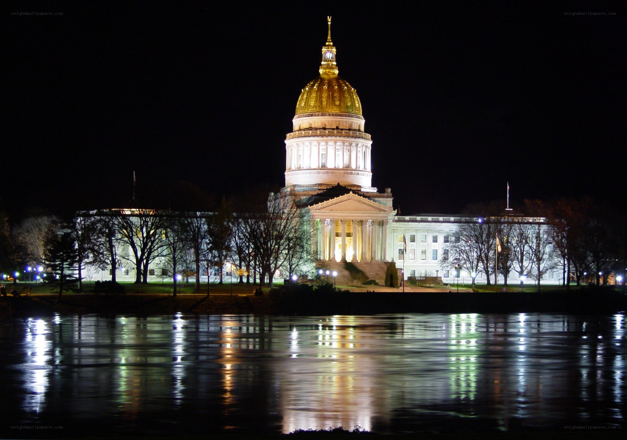 Capitol building at night