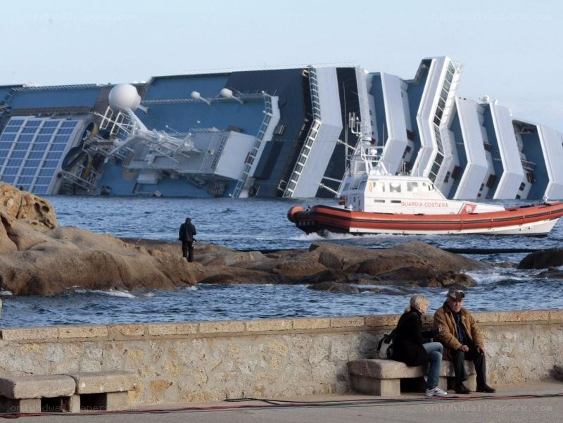 Capsized cruise ship in Italy