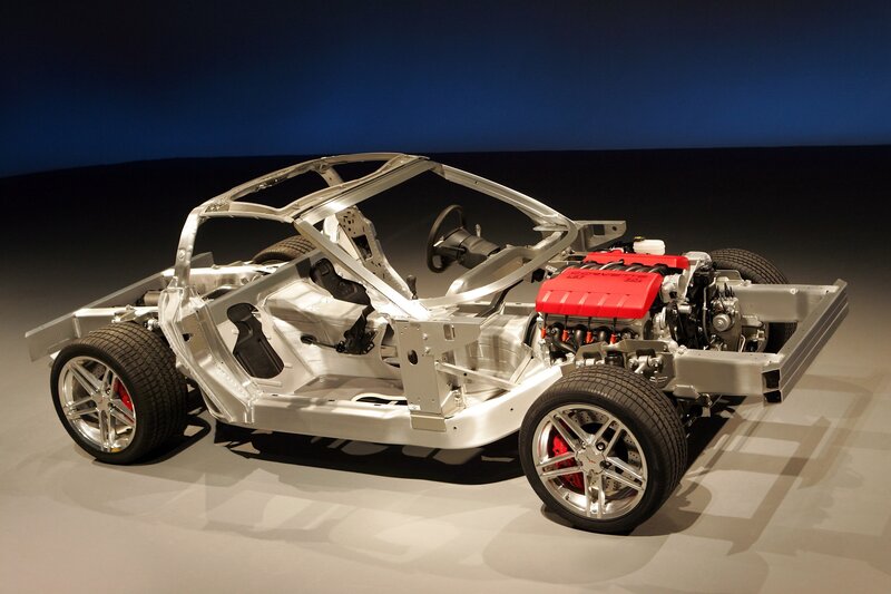 Car chassis with engine